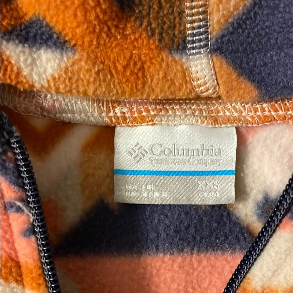 Geometric Patterned Hoodie - Picture 2 of 4